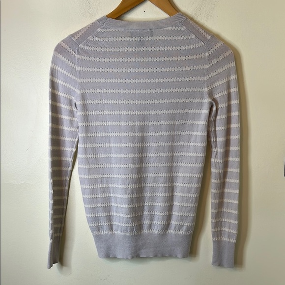 Banana Republic Grey and White 100% Merino Wool Sweater Size XS - Picture 4 of 6